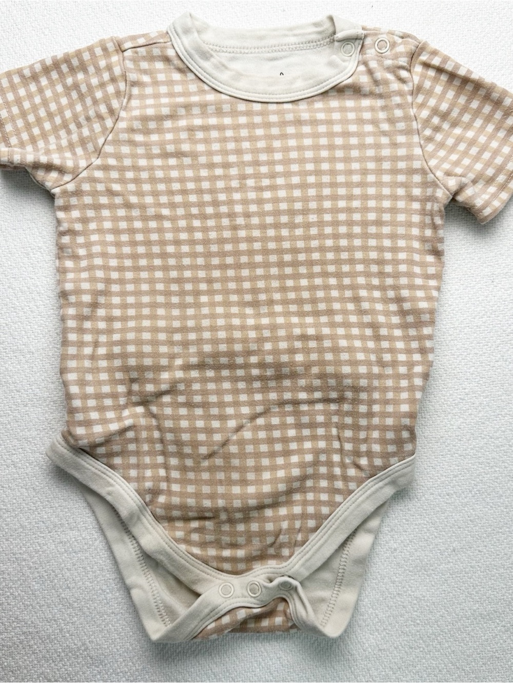 Goumi Beige Gingham Baby One-Piece Bodysuit 6-13 months